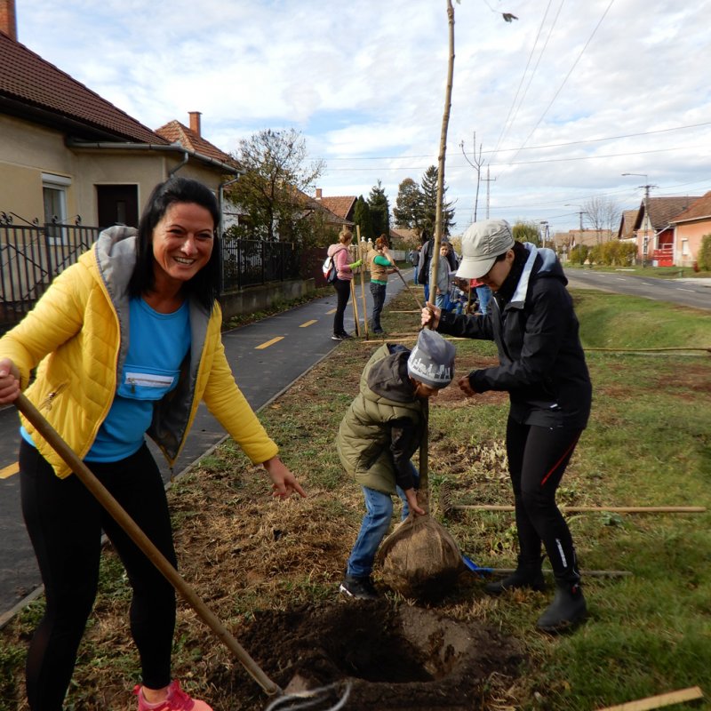 Közösségi faültetés Berettyóújfaluban 43